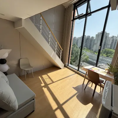 Such as Yuanmo Crystal Hotel Apartment (New International Expo Center Yanggao South Road Store) Hotels near Beicaizhen Central Elementary School