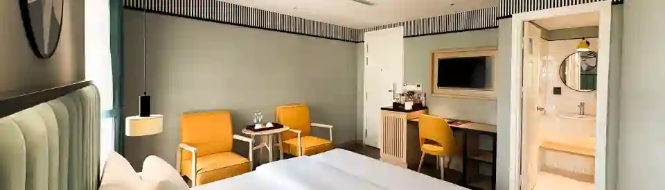 A25 Premium Hotel - 130 Ba Trieu