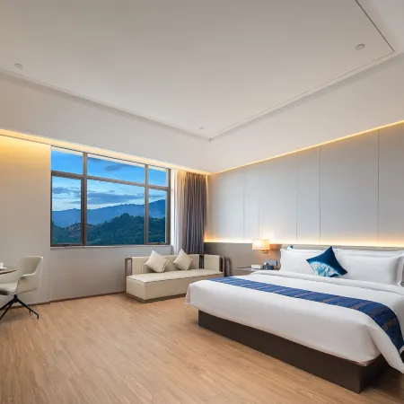 Mi Lan International Hotel