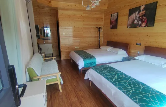 尼勒克棲野港灣民宿