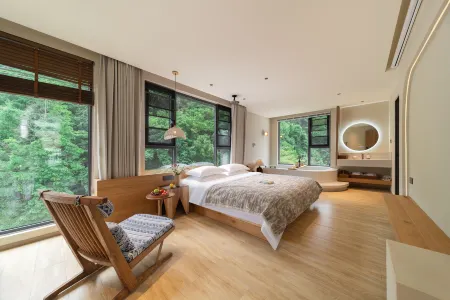 Moshansha Private Hot Spring Homestay Отели рядом с достопримечательностью «Wolong China Giant Panda Garden Shenshuping Base of CCRCGP»