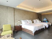 Tianqu Manor Hotels in Xinhua County