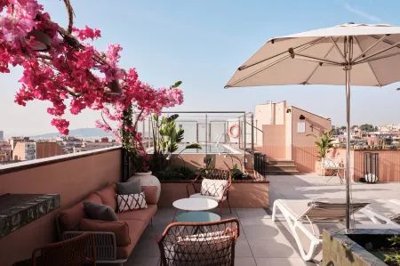 Catalonia Park Putxet Отели рядом с достопримечательностью «Храм Святого Сердца»