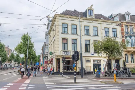 Plantage hotel Отели рядом с достопримечательностью «Stichting The Network University»