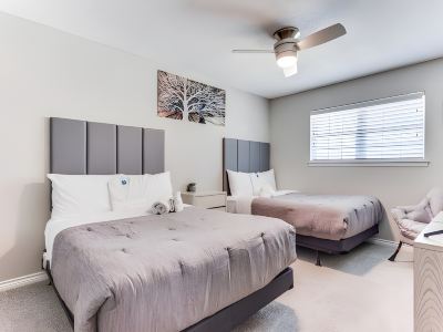 Reston NEW Bright, Airy Home w/ In Ground Pool & Grill
