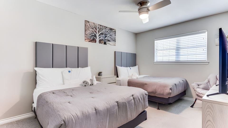 Reston NEW Bright, Airy Home w/ In Ground Pool & Grill