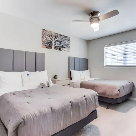Reston NEW Bright, Airy Home w/ In Ground Pool & Grill