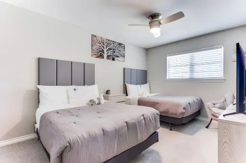 Reston NEW Bright, Airy Home w/ In Ground Pool & Grill