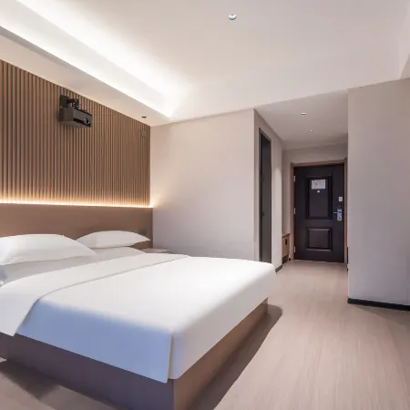 Baiyi Hotel (Jining Wuyue Plaza)