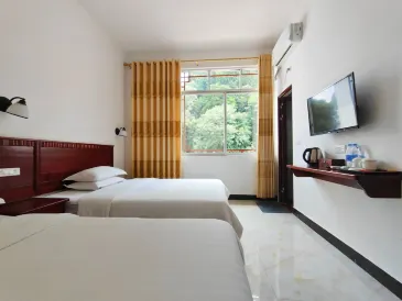 陽朔月亮山客棧