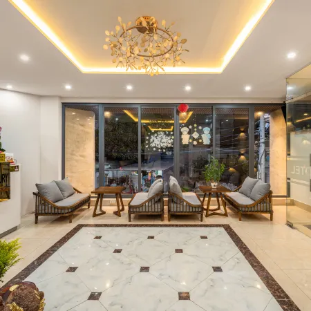 Kly Vung Tau Hotel Отели рядом с достопримечательностью «Храм Кита»