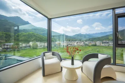 Wangxiangu Zhonglou Homestay(Wangxiangu Scenic Area) Hotels near Vagoo Scenic Area
