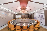 Linzhou Hongyuexing Grand Hotel