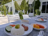 Avi Guesthouse Hotels near Thoddoo