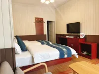 Nanshan Bieyuan Homestay (Duomei Linka National Wetland Park) Hotels in Ngawa County