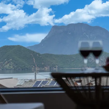 Huìyǒngshe Holiday Hotel, Lugu Lake
