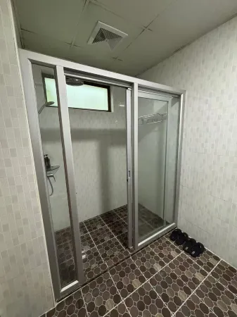 PLATINUM TEN MILE Отели в г. Insein