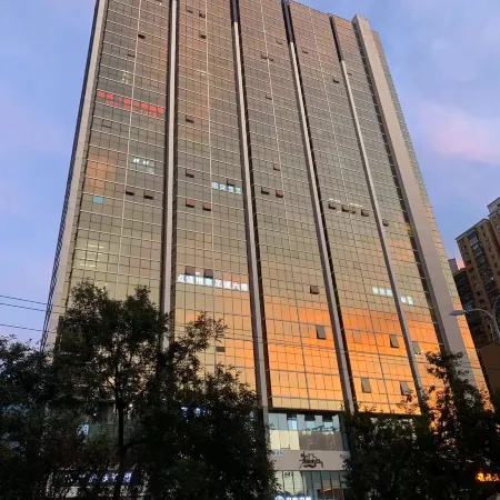 COMFORT HOTEL（Beijing Sanyuanqiao Subway Station  ） Отели рядом с достопримечательностью «Посольство США»