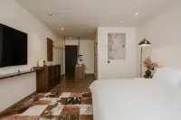 Hualing Art Space High-end Homestay (WeiShan Ancient City)