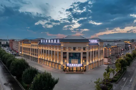 MEHOOD LESTLE The Traxland Hotel