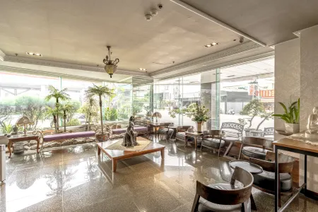 Fortune Hotel Отели рядом с достопримечательностью «Старая улица Гуанчжоу»