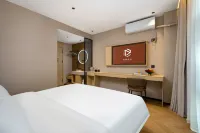 Boman Hotel (Zhengzhou International Airport Xinggang Future Light)