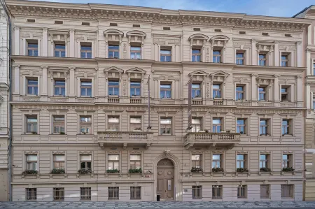 Aparthotel Rimska 14 Отели рядом с достопримечательностью «Don Giovanni Puppet Theater»