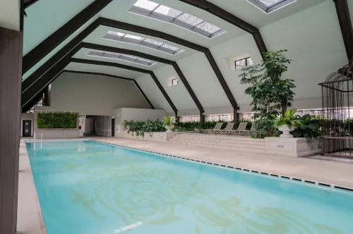 Paxtonz Premium Suites - Pools