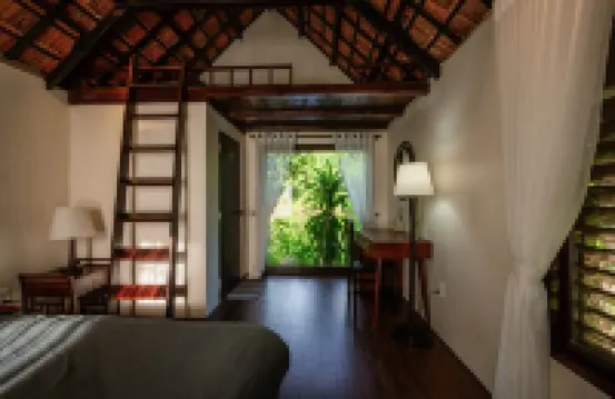 Nature Retreat by the Waterfall, Toom Sara Village Hotels near Sun World Ba Na Hills