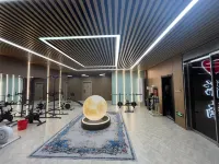 Old Youth · Tomorrow International Youth Hostel (Jinan Daming Lake Railway Station Chaoran Building) - نادي رياضي