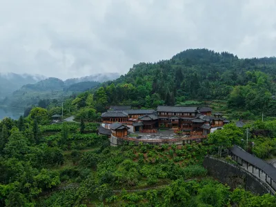 Mengli River Bend Homestay Hotels near Hewan Fortified Mountain Village