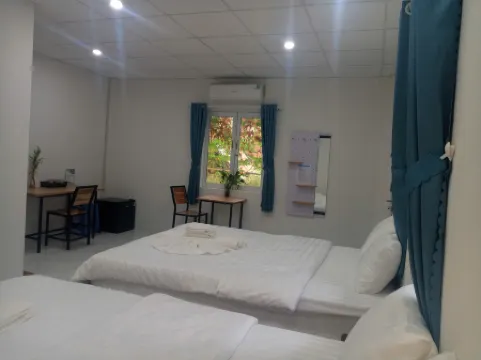 Homestay Golf & Coffee - Bi Phu Quoc Отели рядом с достопримечательностью «Ho Quoc Temple»