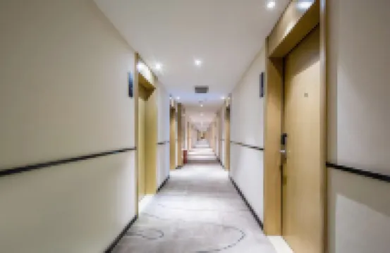 Yincheng Hotel (Binyang Litang High-Speed Railway Station)