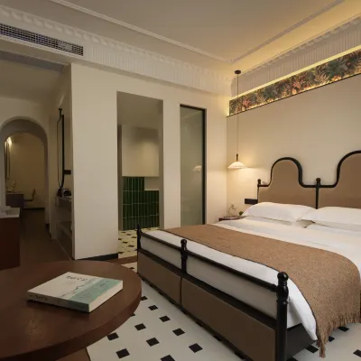 Guyi Hotel Guyi Hotel (Qujing South Gate Huake Night Market Branch) Hotels near Qilin Water Town