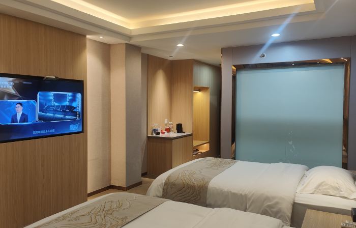 HAPPINESS HOTEL