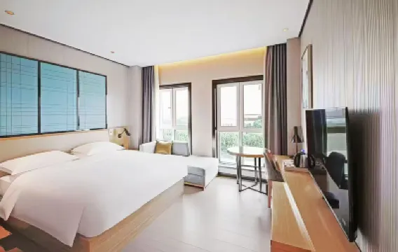 XINHUA Holiday Hotel Hotels near Tianjin Airport