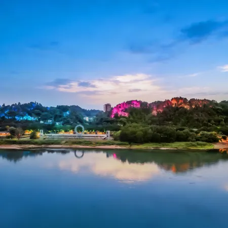 Qianqian Mango Tree Hotel (Leshan Giant Buddha, East Street Food Street)