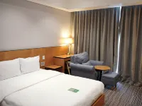 Hotel Tour Incheon Airport Hotel & Suites Hotele w: Seul