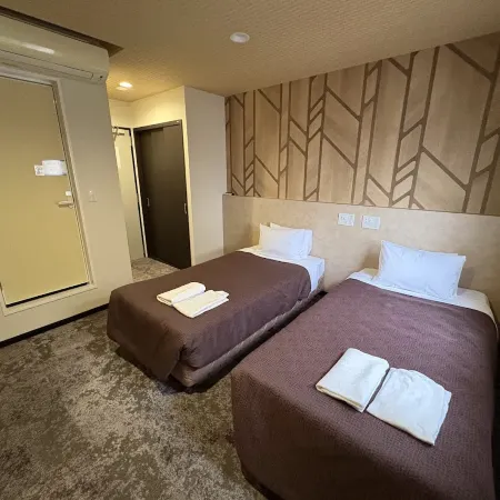 HOTEL LiVEMAX Himeji Ekimae Отели рядом с достопримечательностью «Железнодорожный вокзал Химэдзи»