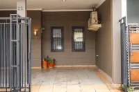 Soekarno Hatta Airport Homestay - 3-Star
