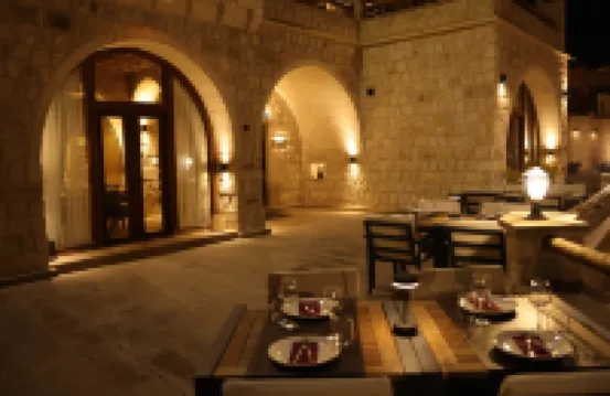 Solem Cave Suites