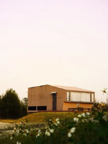 見山礁石懸崖觀海民宿（月亮灣店） 鄰近惠安月亮灣沙灘的酒店