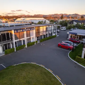 Grand Riccarton Hotel Отели рядом с достопримечательностью «Мона-вейл»