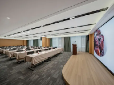 Hechi Rezen Trend Hotel (Jinchengjiang Station Baima Pedestrian Street Branch) Hotels in Hechi