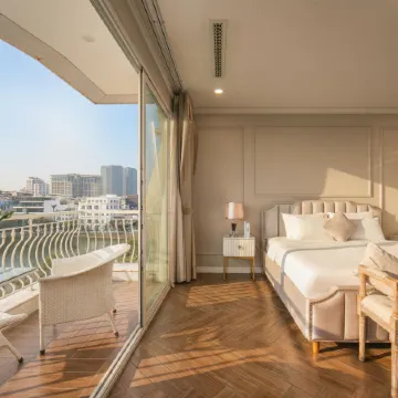 Westlake Pearl Suites & Spa 2 - By Pegasy Group