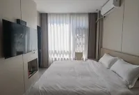 Kaiwei Hotel (Baoshan High-Speed Railway Station Yiwu International Trade City)