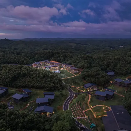 Xinyang City Liluo Muye Homestay (Nanwan Mufeng Valley)