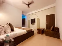 Fabhotel Majestic Heights = Fabhotel 雄偉高地 帕特里卡门附近的飯店