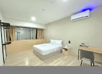 Miilehill Hotel By Maco at JB Town Center