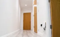 Stunning Modern 3 Bed, 2 Bedroom Apartment - Secure Parking - Close to Manchester City Centre